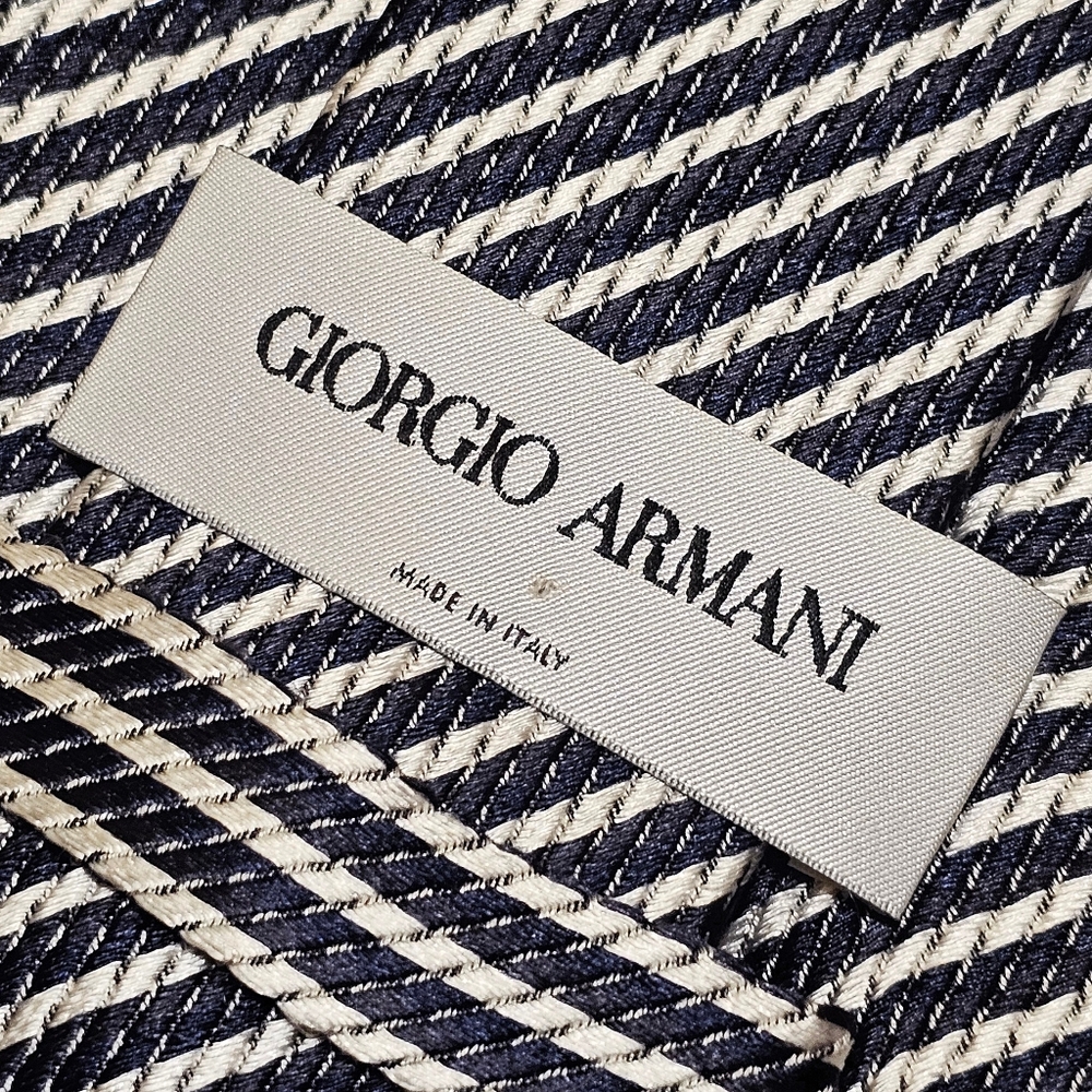 GIORGIO ARMANI TIE - Picture 10 of 12